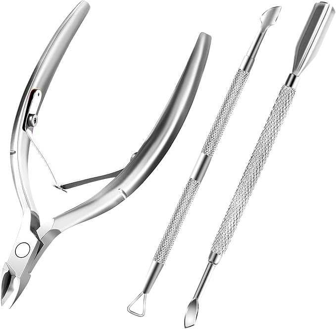 Cuticle trimmer with cuticle pusher