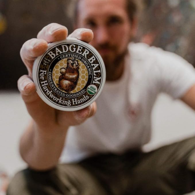 Badger - Hardworking Hands Healing Balm, Aloe Vera & Wintergreen, Working Hand Balm, for Dry Hands, Hand Moisturizer, Certified Organic, 2 oz (3 Pack)