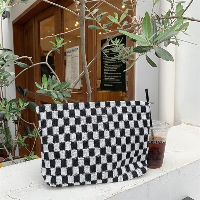 Pazimiik knitted checkered makeup bag