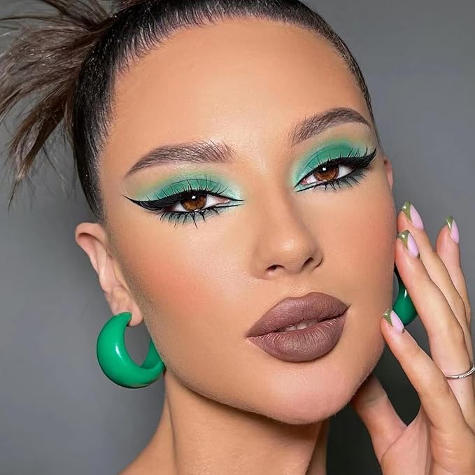 Erinde Single Green Matte Eyeshadow Palette, High Pigmented Eye Shadow Powder, Long Lasting, Ultra-Blendable, Intense Color