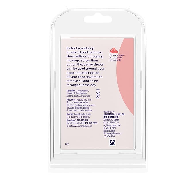 Clean & Clear Essentials Oil Absorbing Sheets, Portable Blotting Papers for Shine Control on the Face & Nose, Blotting Sheets Instantly Remove Excess Oil Without Smudging Makeup, 3 Pack