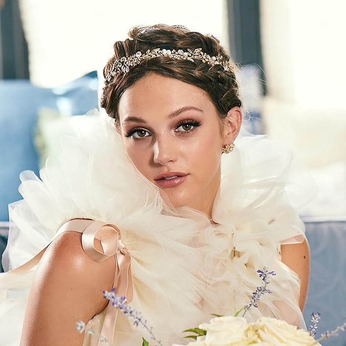 KISS Lash Couture The Muses Collection False Eyelashes - Noblesse, Black, Wispy, Tapered, Refined Faux Silk, Contact Lens Friendly, Pliable Band, Comfortable, Reusable, Cruelty Free, Vegan | 1 Pair