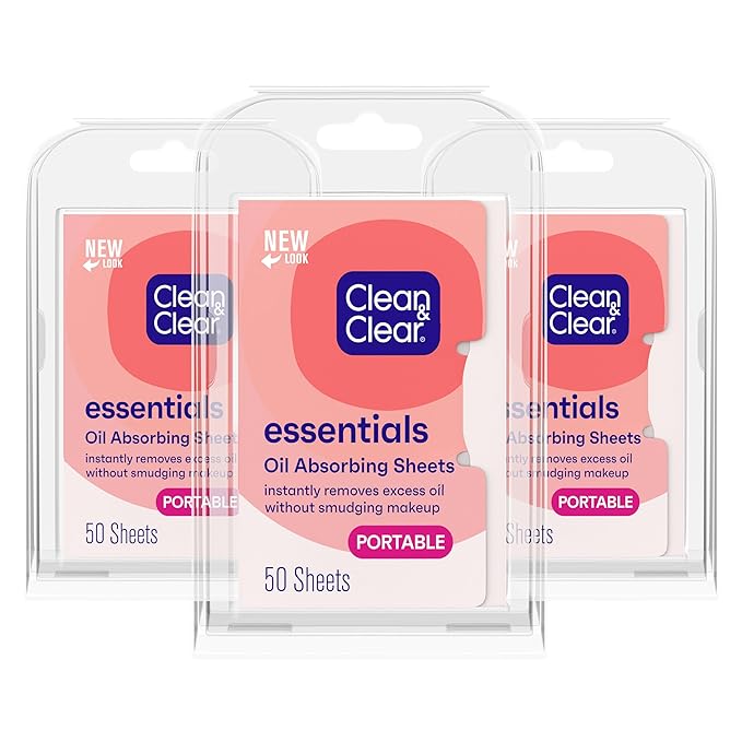 Clean & Clear Essentials Oil Absorbing Sheets, Portable Blotting Papers for Shine Control on the Face & Nose, Blotting Sheets Instantly Remove Excess Oil Without Smudging Makeup, 3 Pack