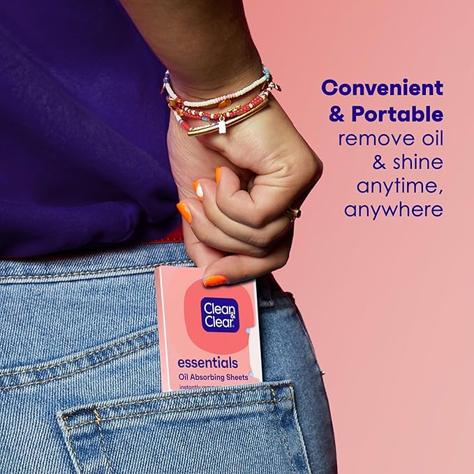 Clean & Clear Essentials Oil Absorbing Sheets, Portable Blotting Papers for Shine Control on the Face & Nose, Blotting Sheets Instantly Remove Excess Oil Without Smudging Makeup, 3 Pack