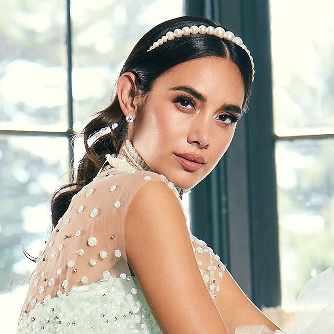 KISS Lash Couture The Muses Collection False Eyelashes - Legacy, Black, Rounded, Doe-Eyed, Refined Faux Silk, Contact Lens Friendly, Pliable Band, Comfortable, Reusable, Cruelty Free, Vegan | 1 Pair